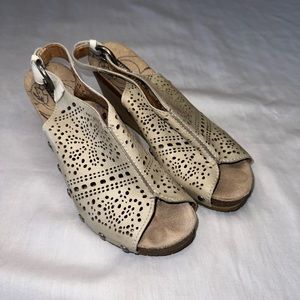 Pikolono’s leather wedge shoes